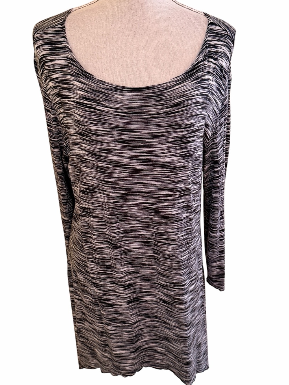 Comfy USA Black/White Space-Dyed Long Sleeve Handkerchief Hem Tunic Top S